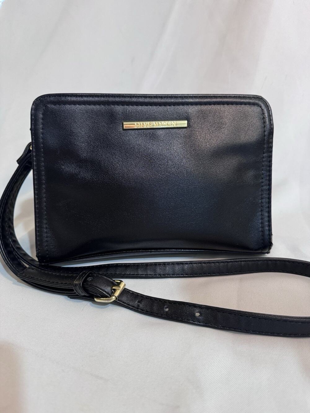 Steve Madden Vegan Leather Crossbody Bag Black With Gold Hardware Minimalist
